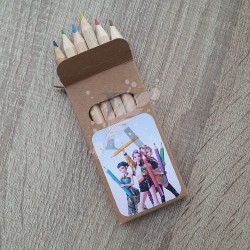 Caja Pequeña de Lápices de Colores K-Pop Huntrix | Detalle Creativo y Útil