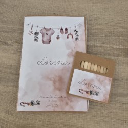 Pack Bautizo: Cuaderno A5 Kraft + Caja Grande de Lápices | Ropita Tendedero
