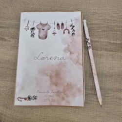 Pack Bautizo Eco: Cuaderno A5 Kraft + Lápiz | Ropita Tendedero