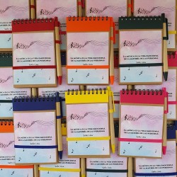 Cuaderno A6 con Bolígrafo Notas Musicales | Regalos Personalizados