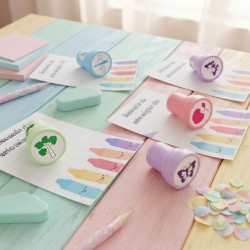 Sello infantil con diseño divertido para regalar a alumnos.