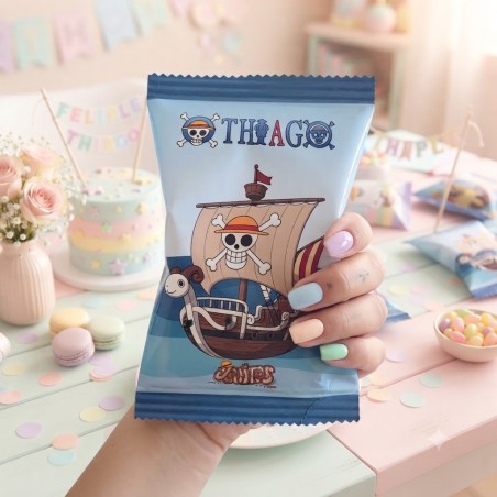 Gusanitos personalizados con temática de One Piece.