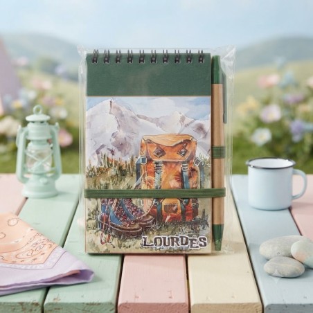 Cuaderno A6 de montaña con bolígrafo a juego