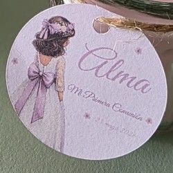 Etiqueta redonda en tonos pastel para recuerdos de comunión.