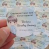 Diseño exclusivo de etiqueta Kawaii para comuniones.