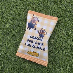 Diseño de Minions en tonos pastel suaves para envoltorio.