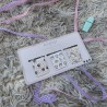 Accesorio cuqui de Kalukuqui para amantes de la lectura y el anime.