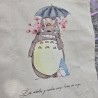 Diseño de Totoro en tonos pastel suaves para bolsa de lona.