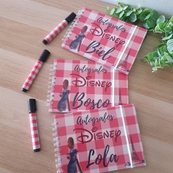 Libro de autógrafos con etiqueta personalizada hecha por Kalukuqui.