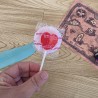 Accesorio cuqui de Kalukuqui para fans de Tadeo Jones y mesas dulces.