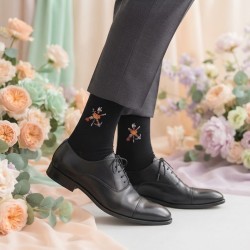 Calcetines negros de novio con diseño inspirado en la Legión Española.