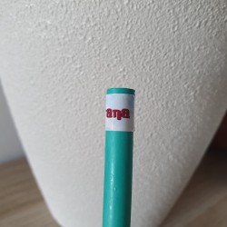 Etiquetas personalizadas con ilustración exclusiva del superhéroe arácnido.