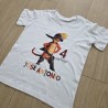 Diseño exclusivo de minino aventurero con sombrero y botas para cumple.