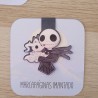 Detalle de lectura fantástico y adorable para amantes de Tim Burton.