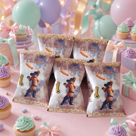 Bolsita de Cheetos Sticks personalizada del Gato con Botas por Kalukuqui en tonos pastel.
