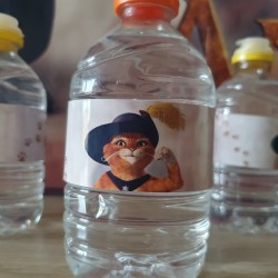 Faja de papel resistente al agua con diseño exclusivo de personaje con botas.