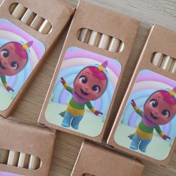 Diseño de packaging para cajita de colores con la imagen de Bebés Llorones.