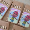 Diseño de packaging para cajita de colores con la imagen de Bebés Llorones.