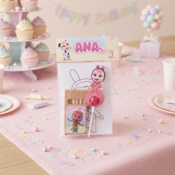 Set infantil con cuatro láminas para colorear A6, lápices y Chupa Chups.