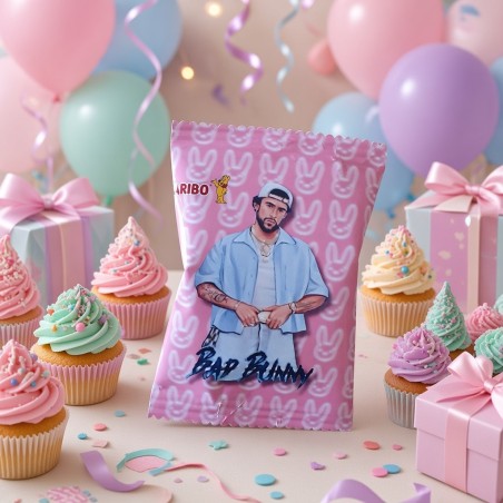 Bolsita de 100g de gominolas Haribo de Bad Bunny por Kalukuqui en tonos pastel.