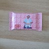 Diseño de packaging para dulce de chocolate con la imagen de Bad Bunny.