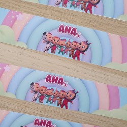 Diseño de etiquetas resistentes al agua con la imagen de Bebés Llorones.