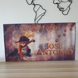 Photocall infantil de cuento con diseño de minino espadachín y botas.