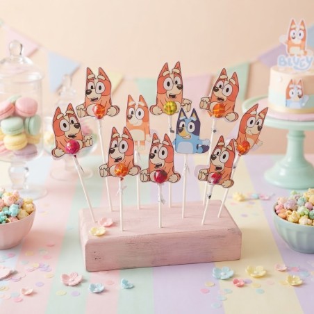 Caramelo con palo Chupa Chups de Bingo de Bluey por Kalukuqui en tonos pastel.