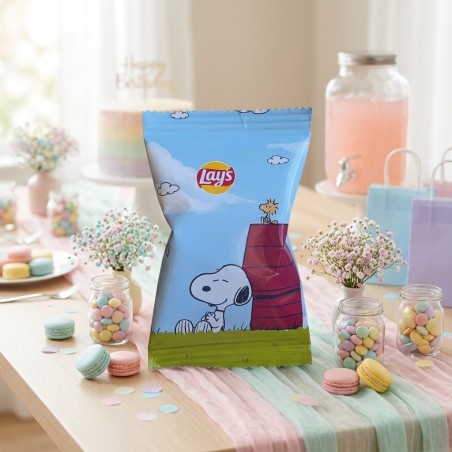 Bolsa de patatas saladas tipo Lay's personalizada de Snoopy por Kalukuqui en tonos pastel.
