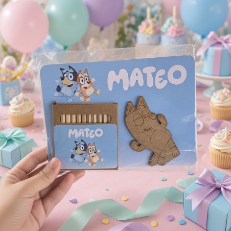 Pack de regalos divertidos de Bluey con silueta de madera y caja de colores por Kalukuqui en tonos pastel.