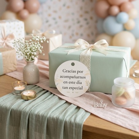 Etiqueta redonda personalizada con frase especial por Kalukuqui en tonos pastel.