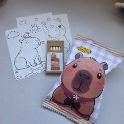Conjunto de 4 láminas A6 para colorear con ilustraciones suaves de capibaras.
