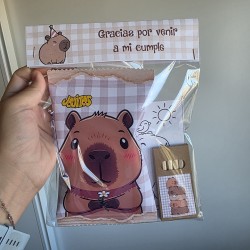 Caja de 6 lápices de colores de madera personalizada con el nombre del cumpleañero.